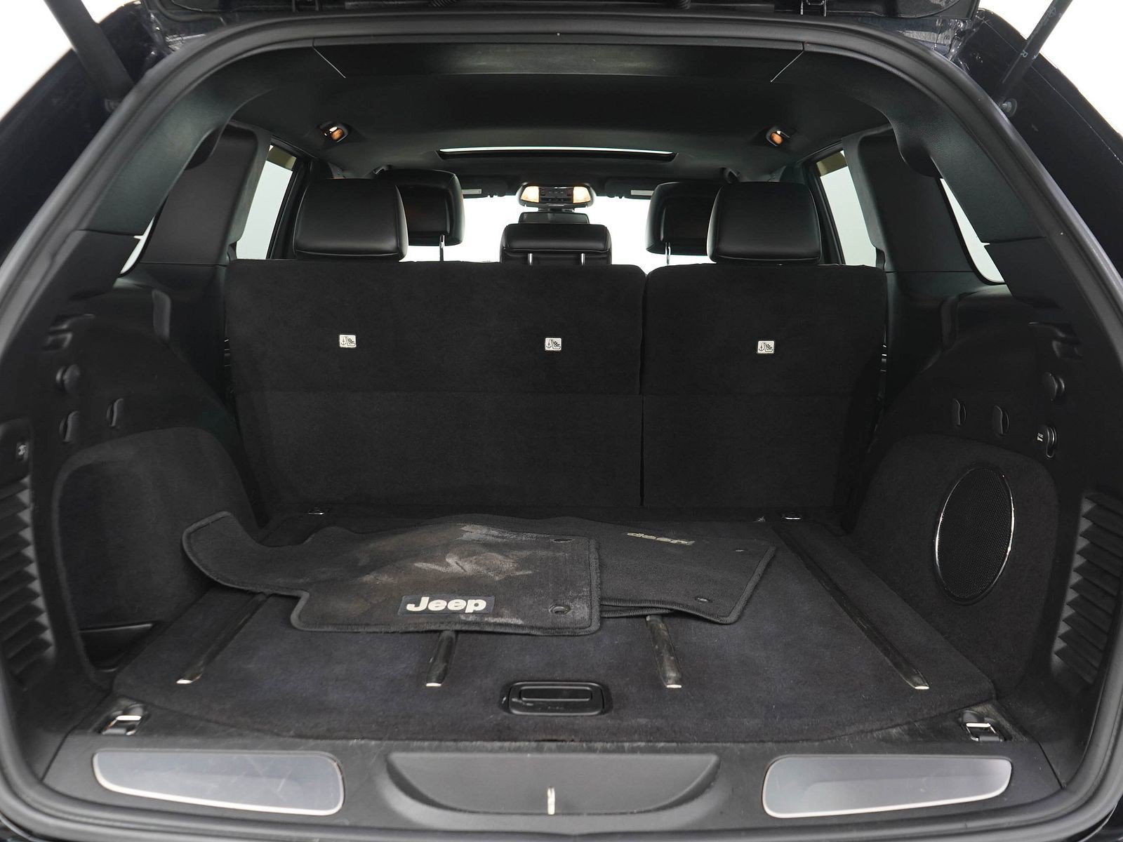 Used 2014 Jeep Grand Cherokee Limited w/ Trailer Tow Group IV AWD/4WD image 9