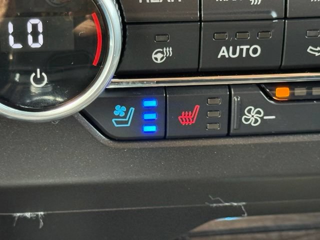Used 2019 Ford Expedition Limited w/ Driver Assistance Package AWD/4WD image 32
