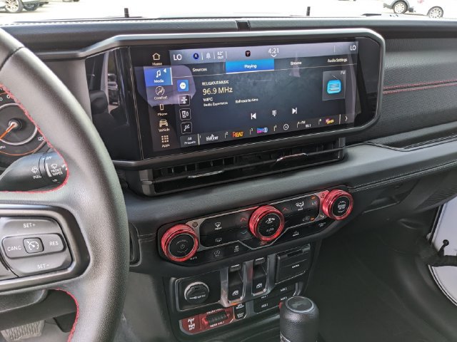Used 2024 Jeep Wrangler Rubicon AWD/4WD image 25