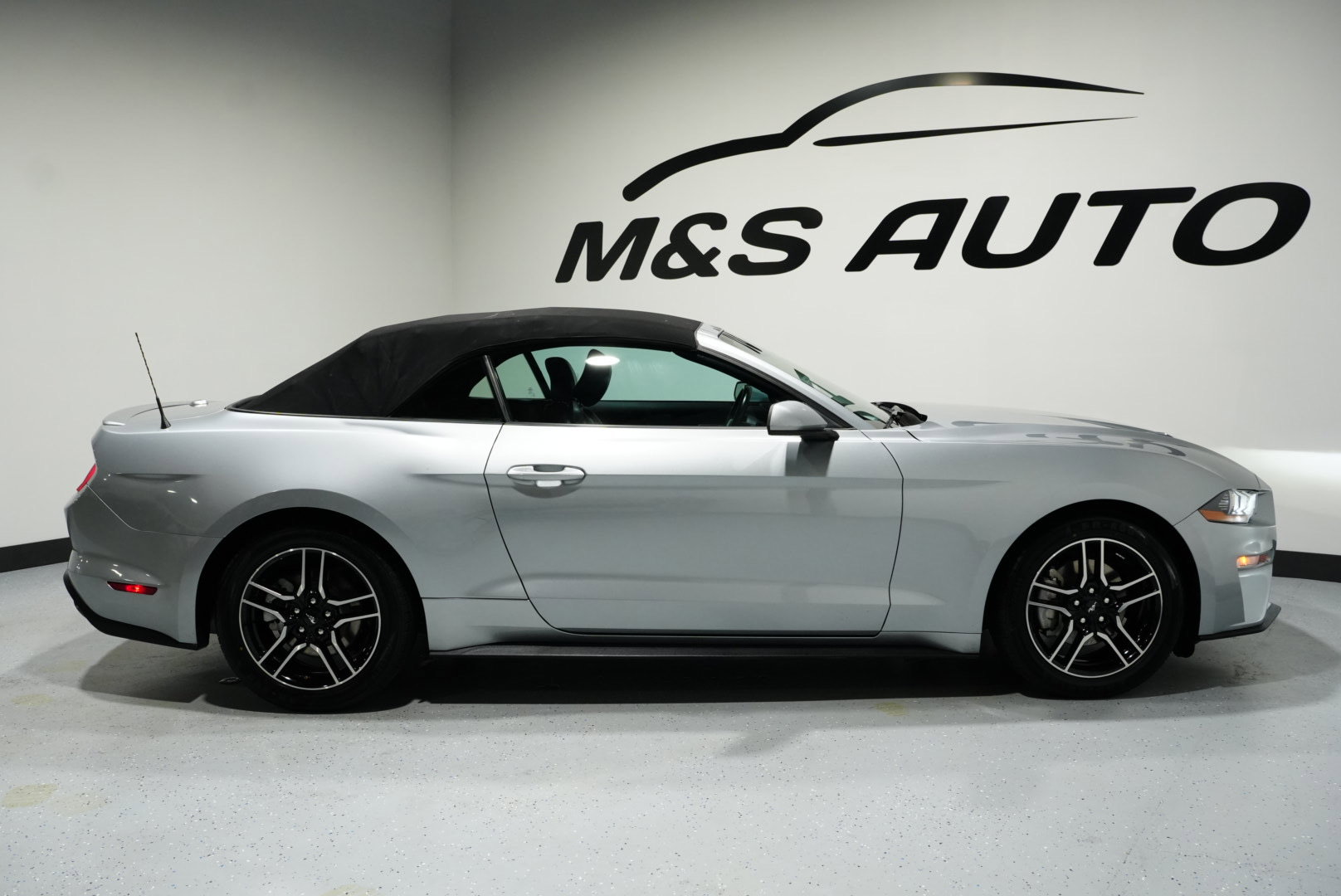 Used 2023 Ford Mustang Premium image 6