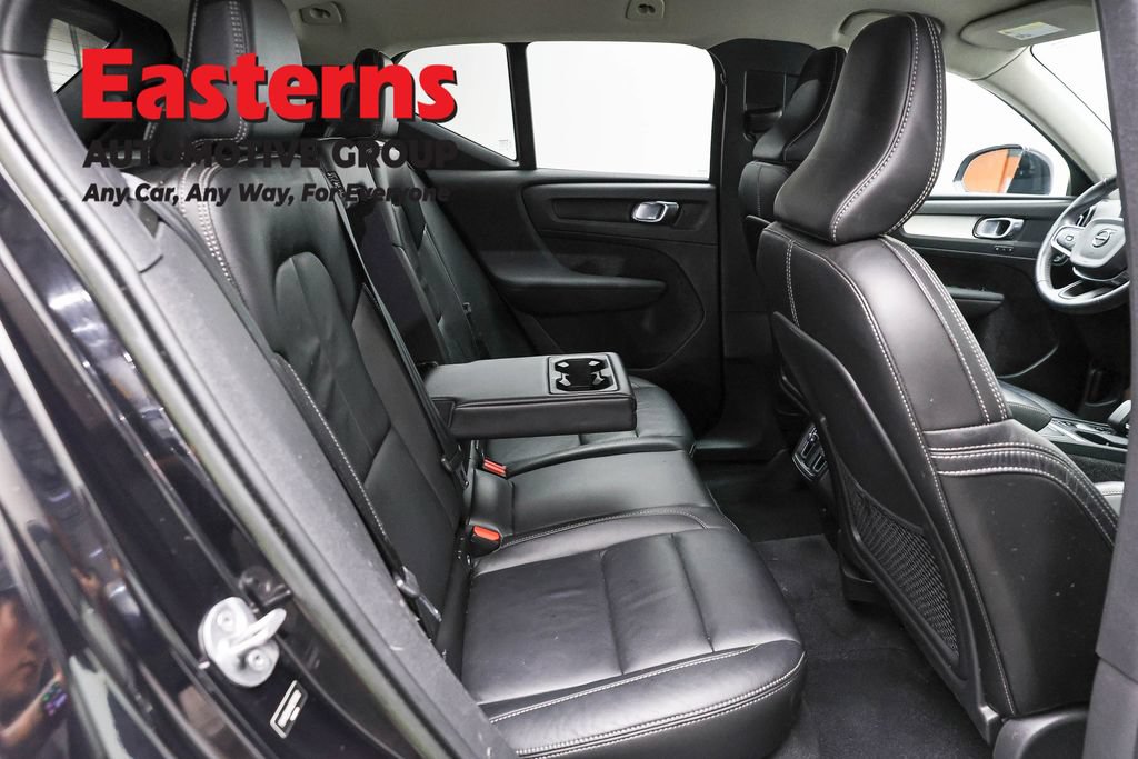 Used 2022 Volvo XC40 T5 Momentum AWD/4WD image 25