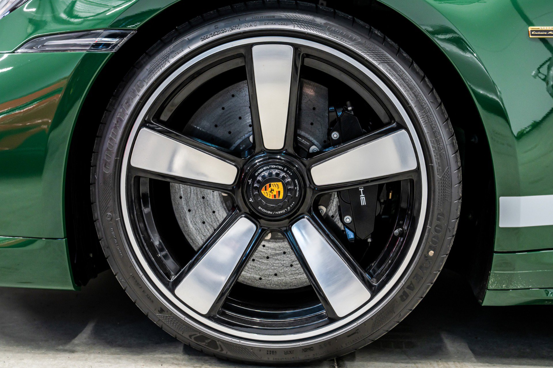 Used 2023 Porsche 911 Sport Classic image 40