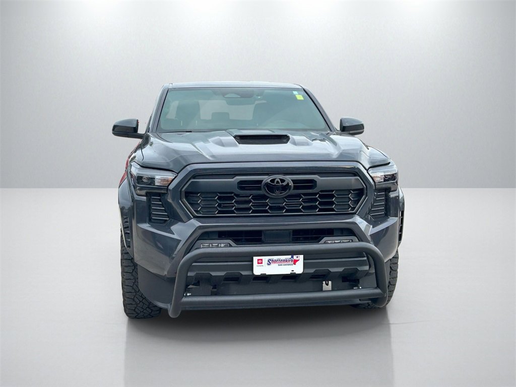 Used 2025 Toyota Tacoma TRD Sport image 2