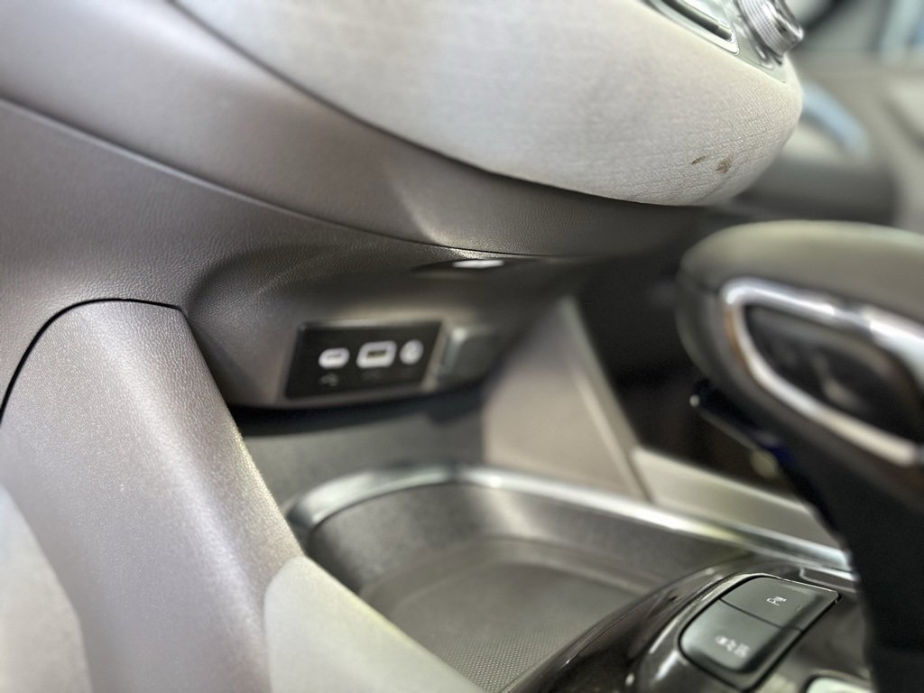 Used 2024 Chevrolet Malibu LT image 32