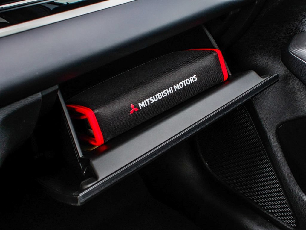 New 2026 Mitsubishi Outlander LE AWD/4WD image 18