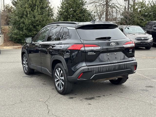 Used 2025 Toyota Corolla Cross XLE image 4