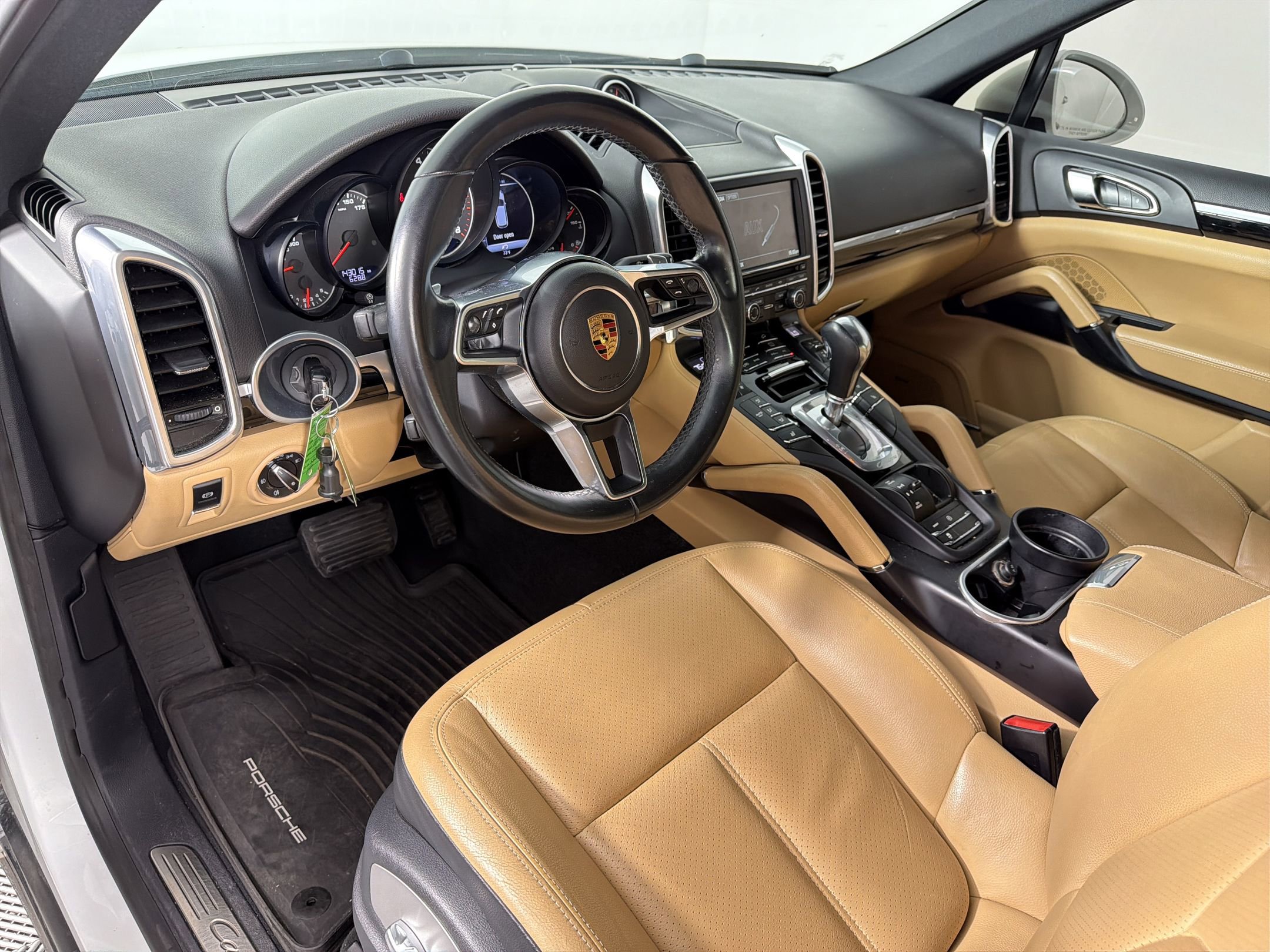 Used 2016 Porsche Cayenne AWD/4WD image 4