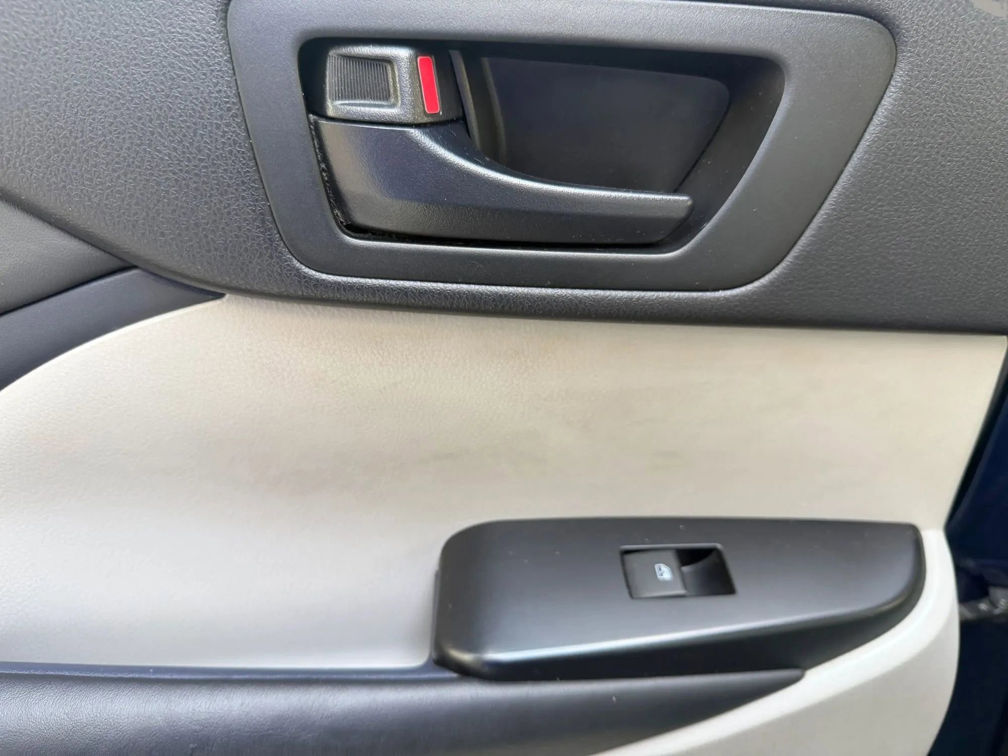 Used 2015 Toyota Highlander Plus image 34