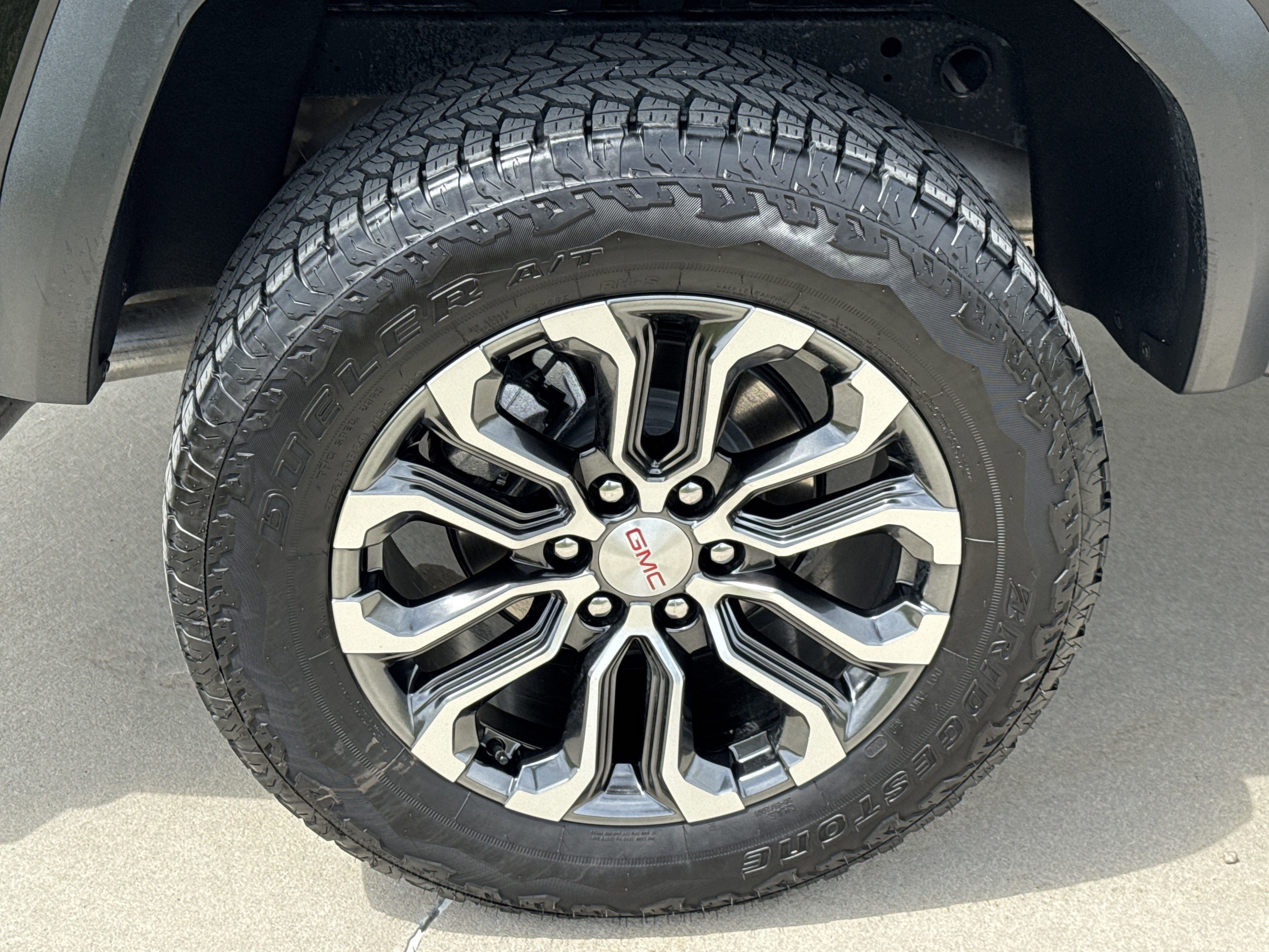 Used 2024 GMC Canyon Denali AWD/4WD image 12