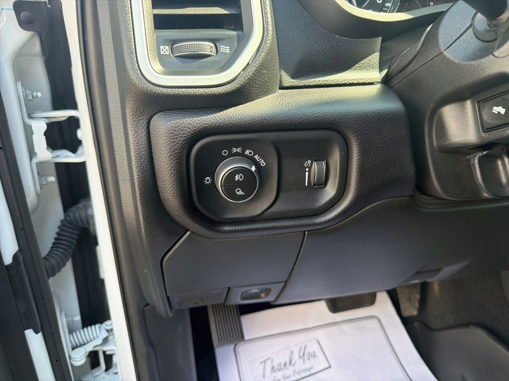 Used 2022 RAM 2500 Big Horn w/ Level C Equiment Group AWD/4WD image 19