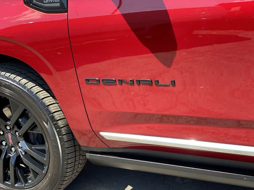 Used 2024 GMC Yukon XL Denali AWD/4WD image 10