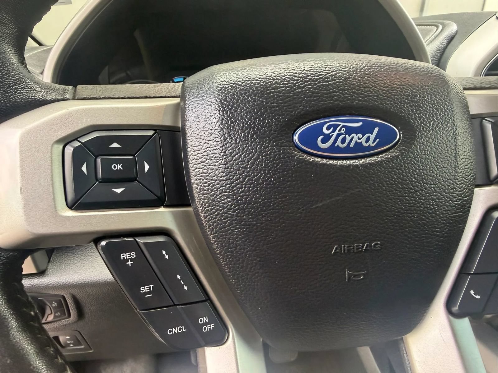 Used 2020 Ford F150 Lariat w/ Equipment Group 502A Luxury AWD/4WD image 24