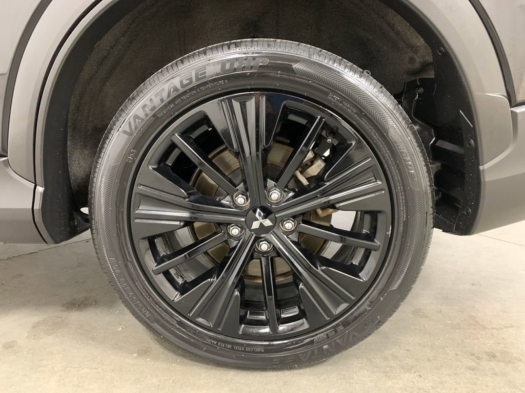 Used 2022 Mitsubishi Eclipse Cross LE image 19