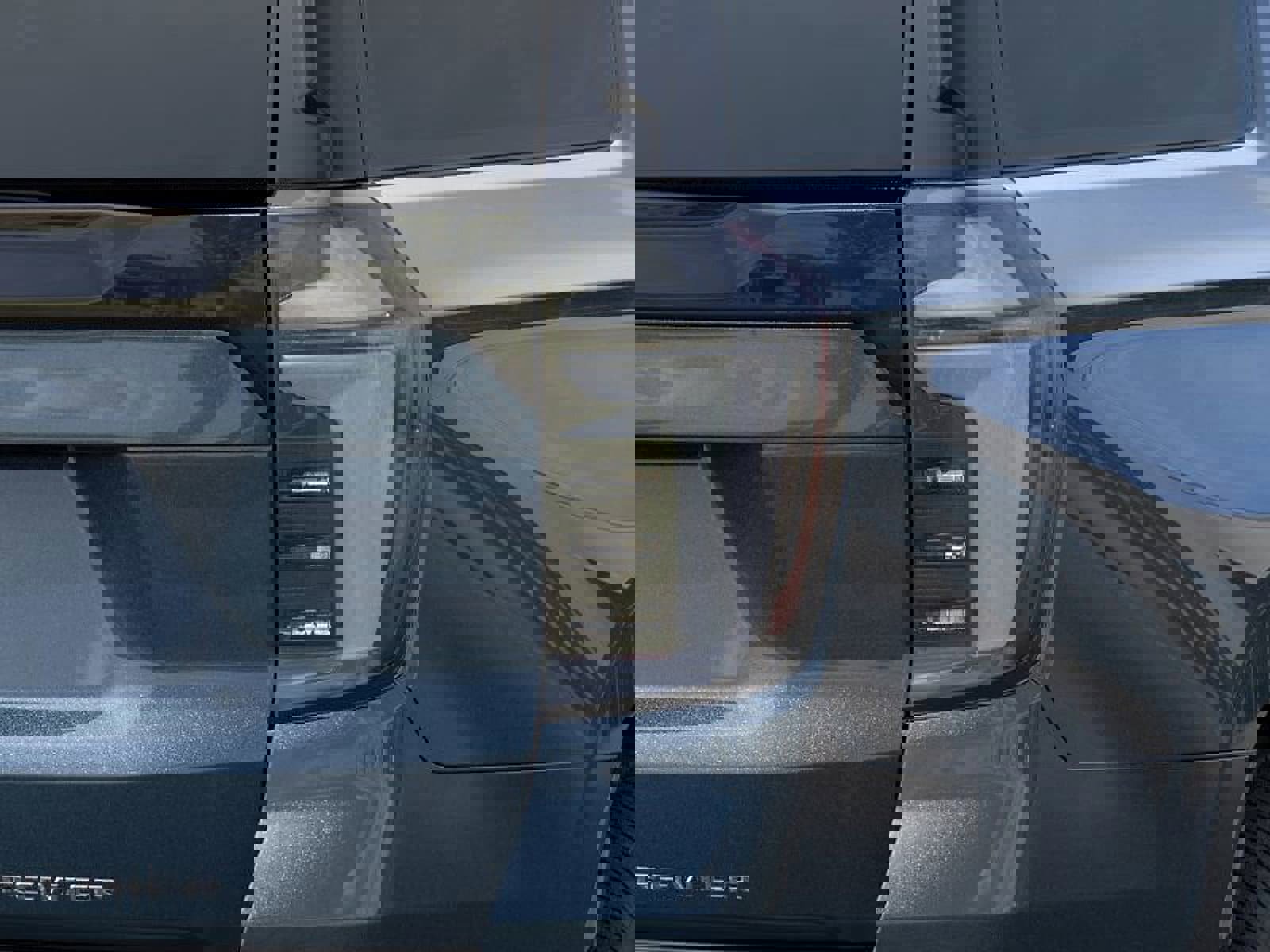 New 2025 Chevrolet Suburban Premier image 11