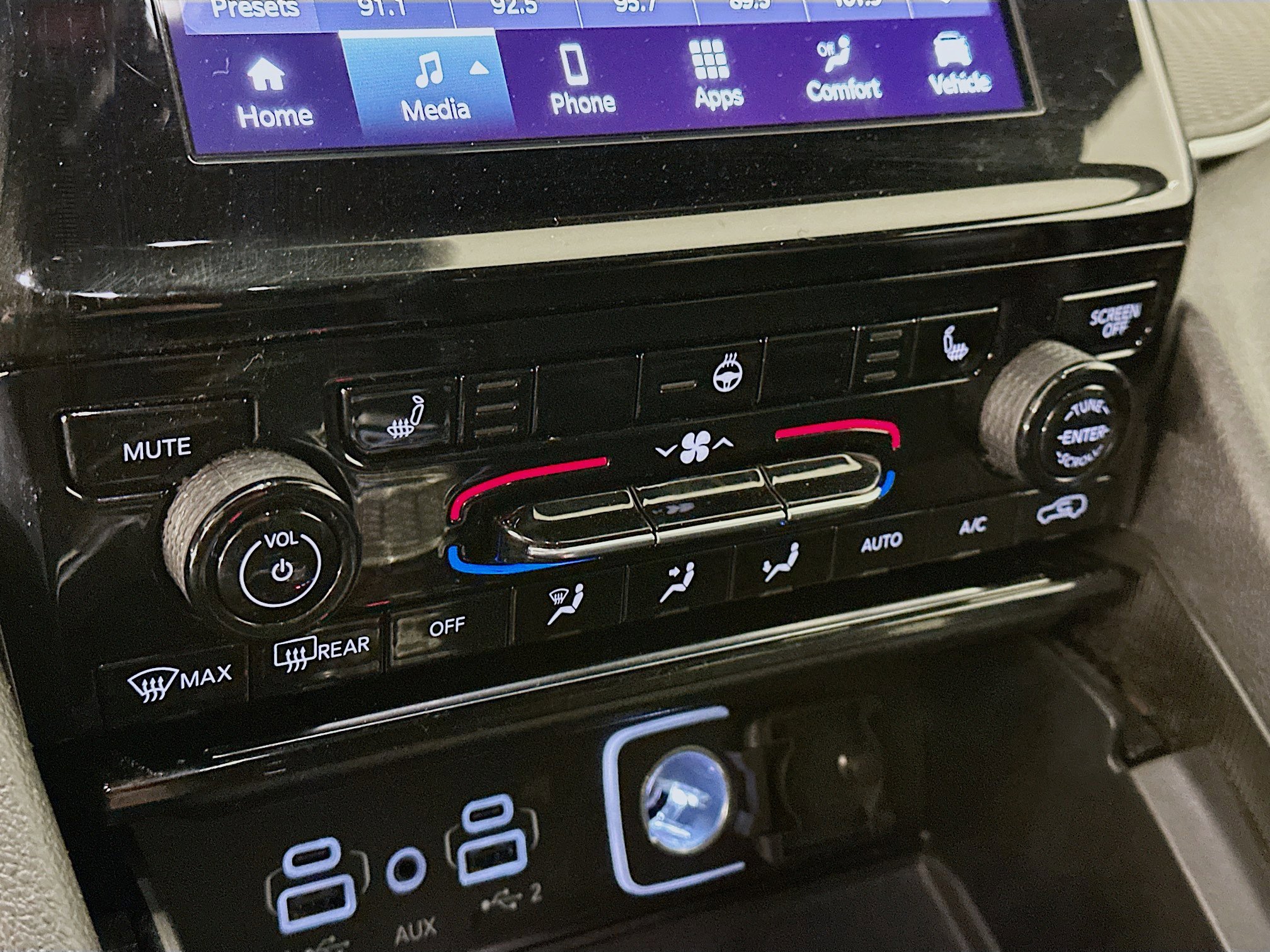 Used 2024 Jeep Grand Cherokee L Laredo image 23