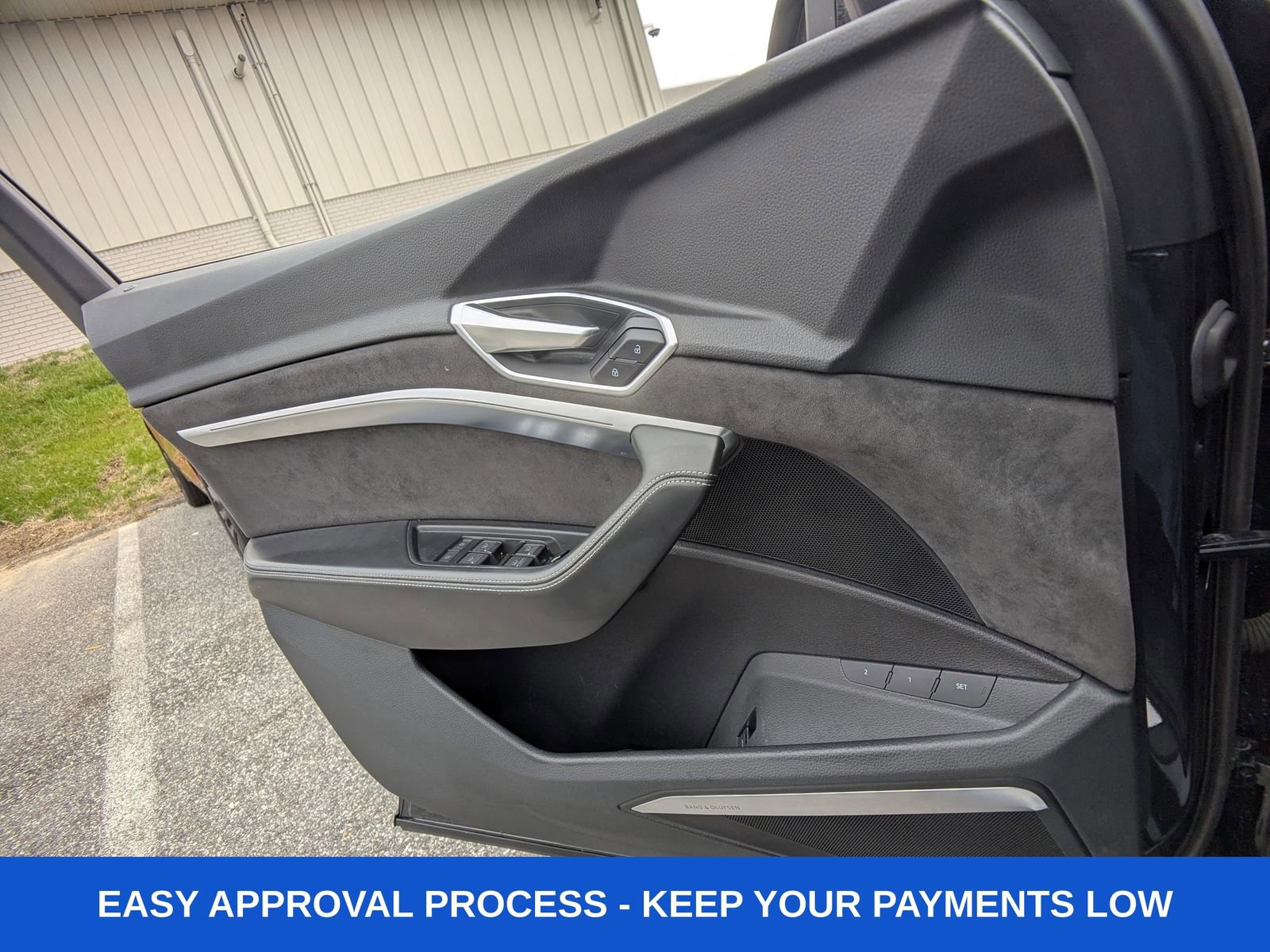 Used 2019 Audi e-tron Prestige w/ Prestige Package image 35