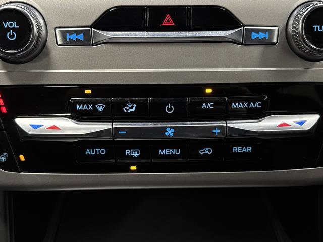 Used 2023 Ford Explorer XLT AWD/4WD image 20