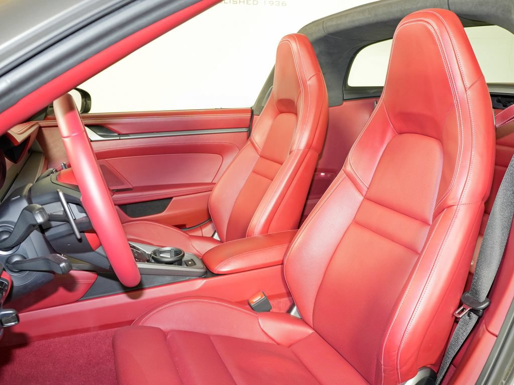 Certified 2021 Porsche 911 Targa 4S AWD/4WD image 5