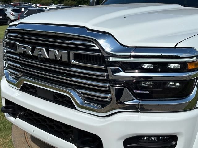 New 2026 RAM 4500 4x4 Crew Cab DRW w/ Laramie Trim Package image 10