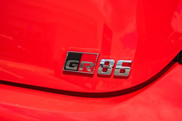 Used 2023 Toyota GR86 RWD image 12