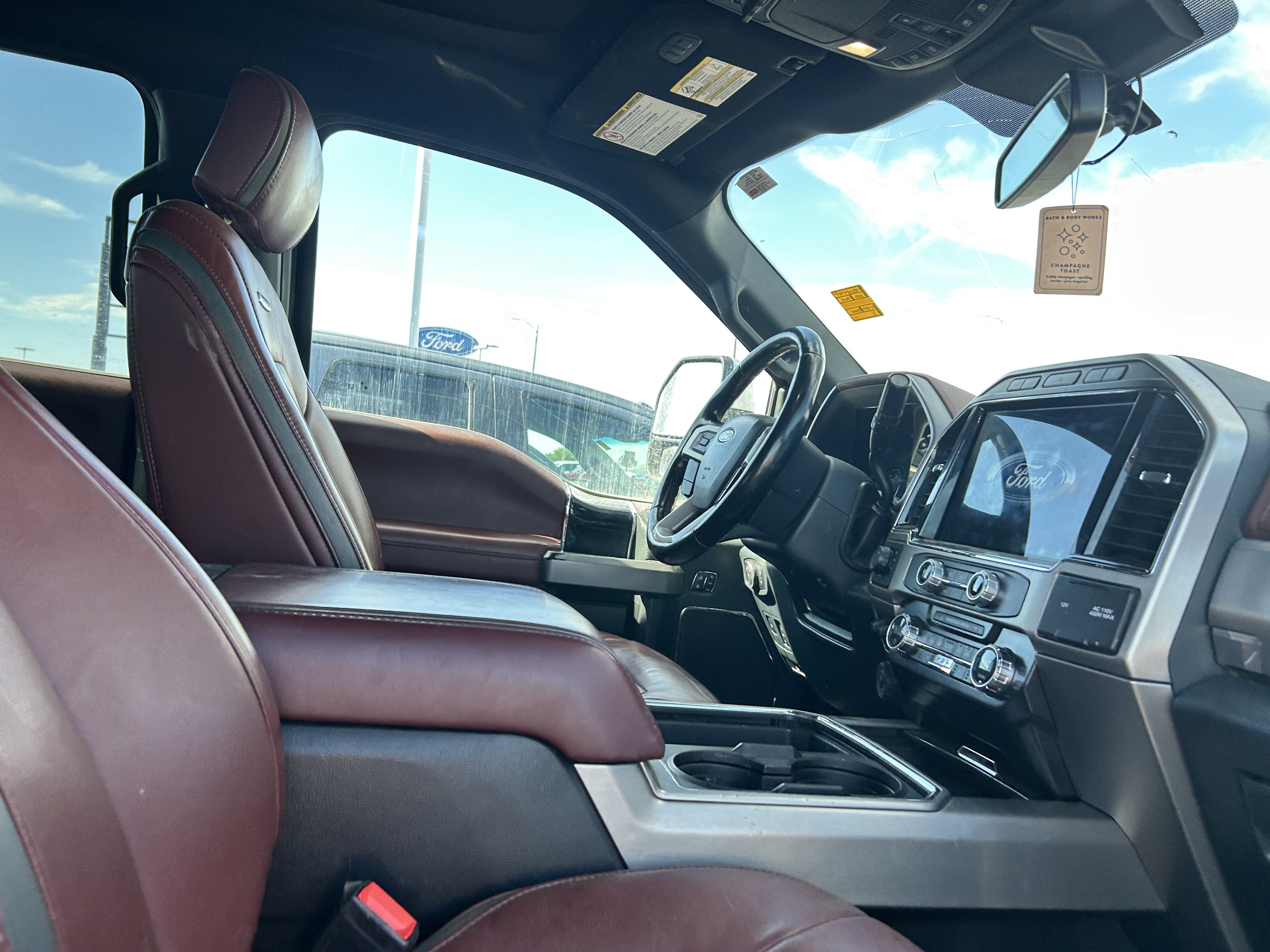 Used 2022 Ford F350 Platinum AWD/4WD image 12