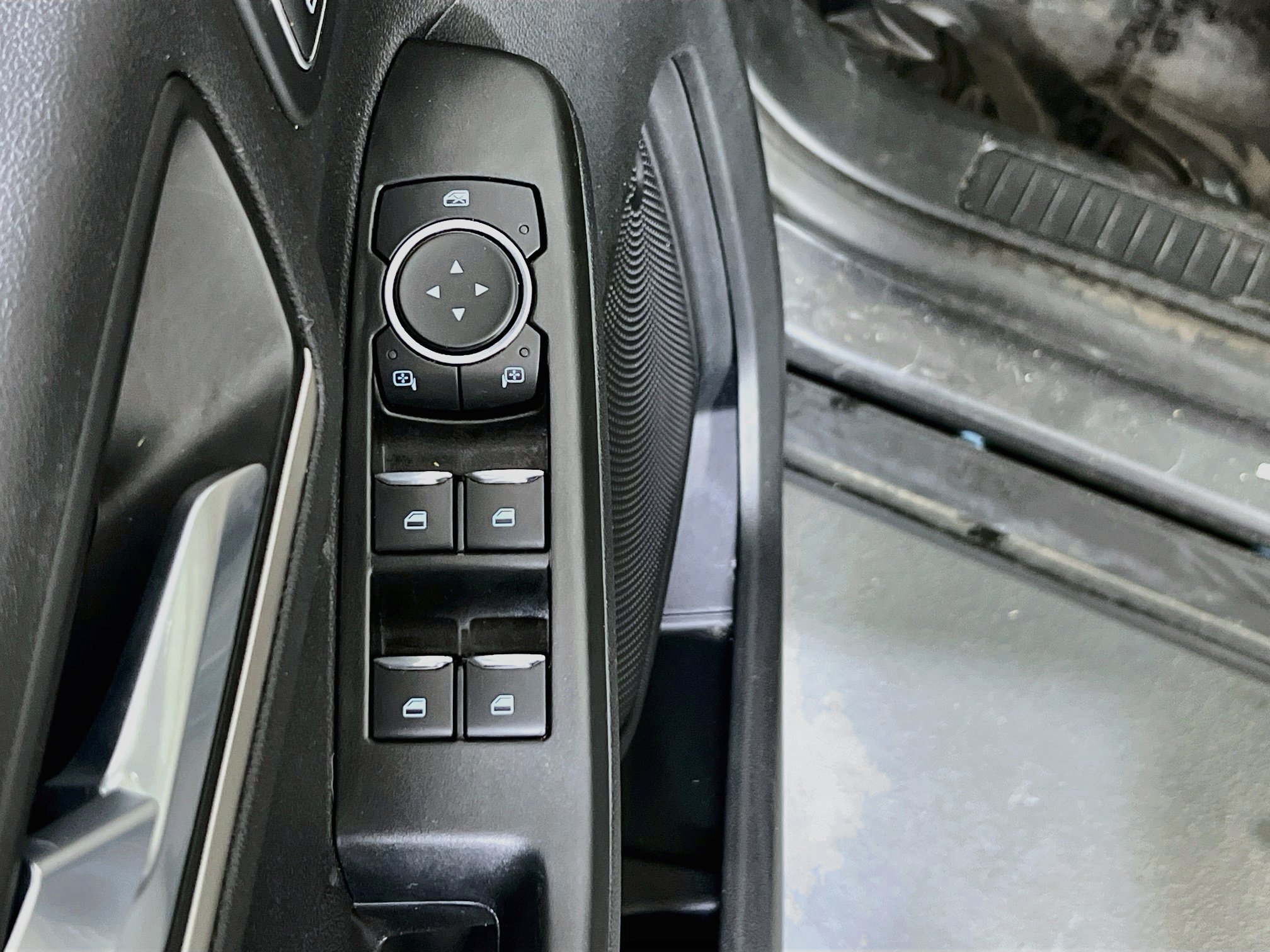 Used 2022 Ford Escape SEL w/ Technology Package FWD image 18