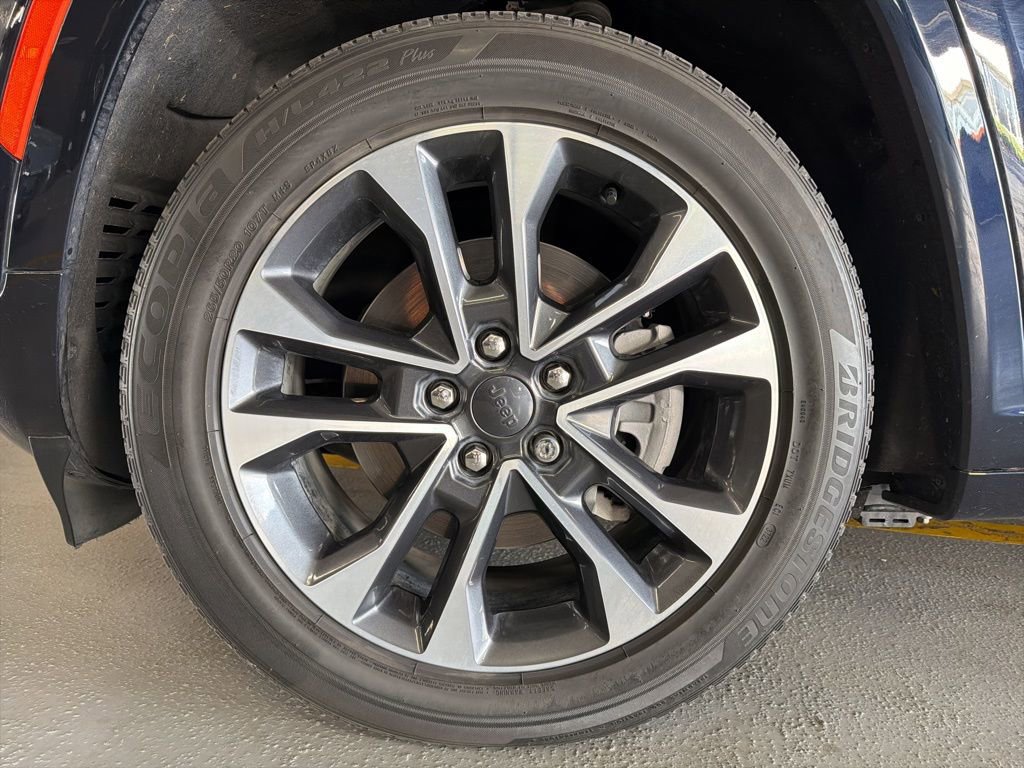 Used 2022 Jeep Grand Cherokee Overland w/ Luxury Tech Group IV image 5