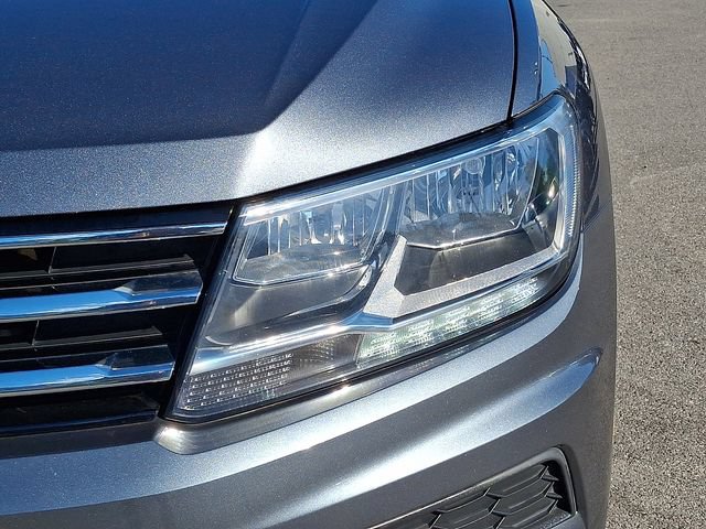 Used 2020 Volkswagen Tiguan SE AWD/4WD image 9