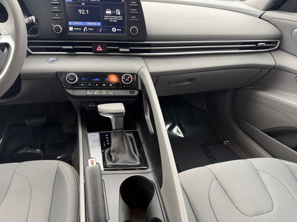 Used 2022 Hyundai Elantra SEL w/ Cargo Package image 11