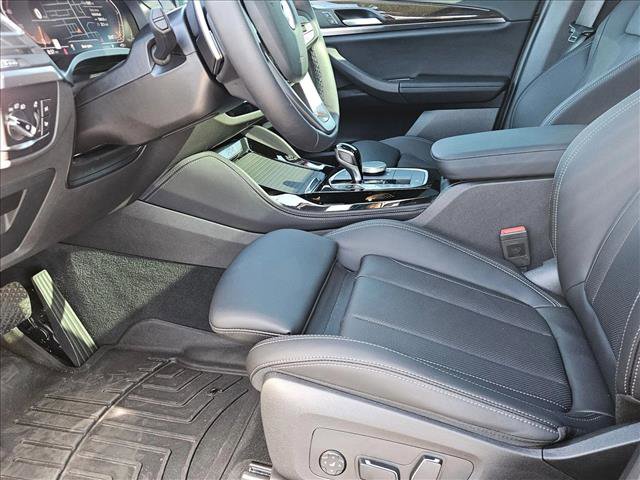 Certified 2025 BMW X4 xDrive30i w/ Convenience Package AWD/4WD image 22