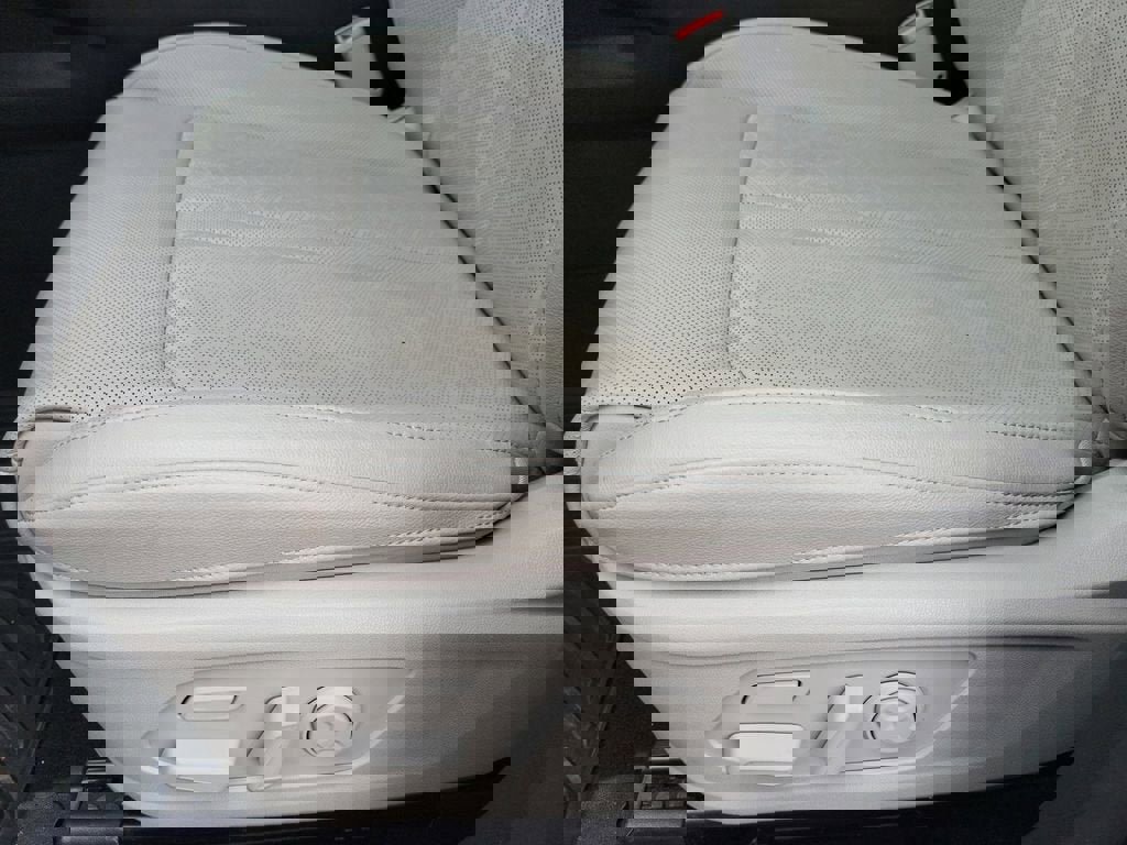 Used 2023 Kia Sorento SX Prestige w/ Panoramic Sunroof Package image 21