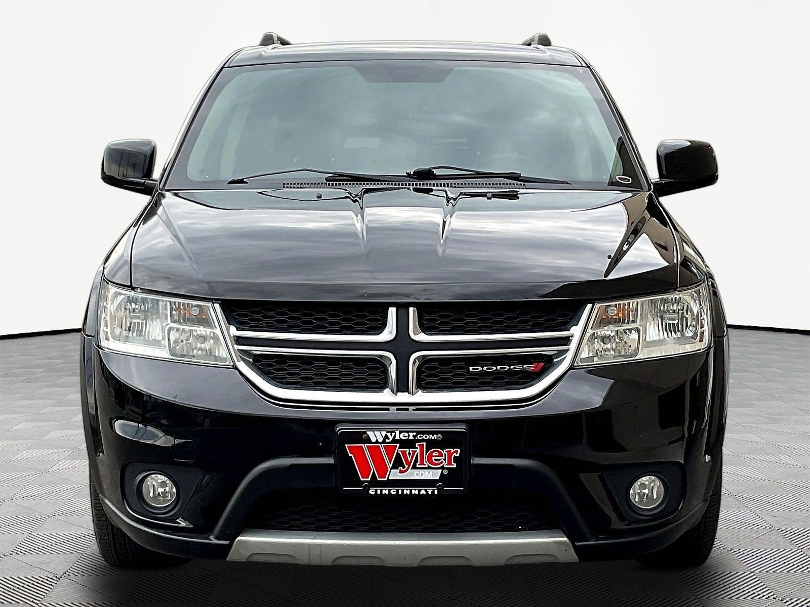 Used 2017 Dodge Journey SXT w/ Comfort/Convenience Group FWD image 2