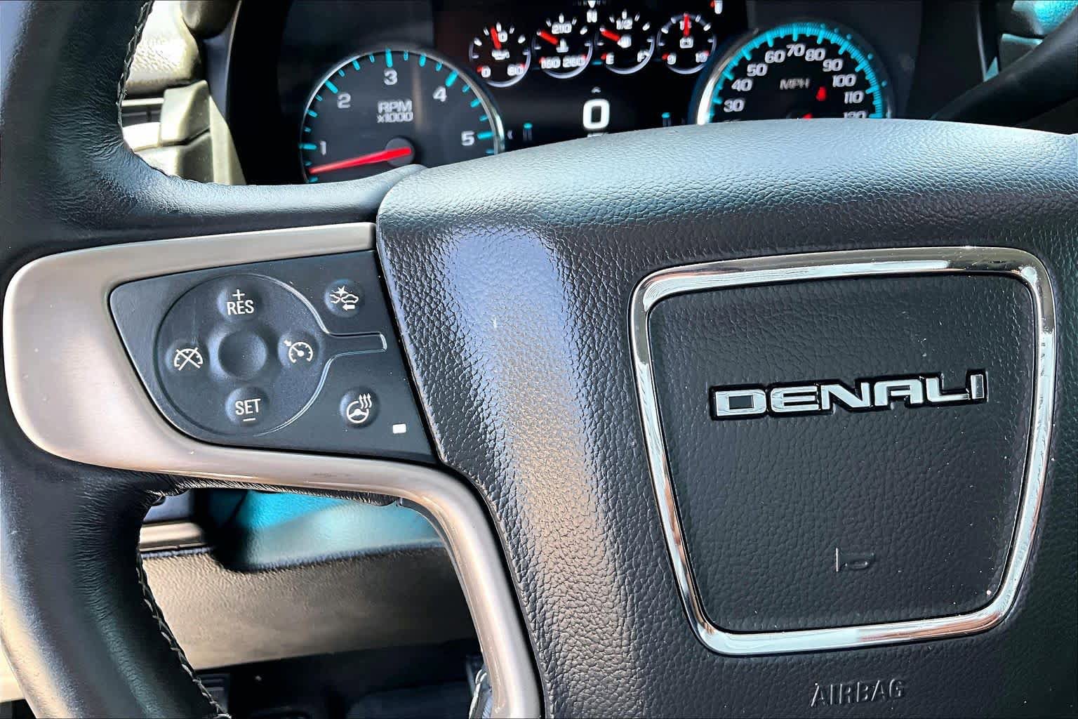 Used 2017 GMC Yukon Denali AWD/4WD image 23