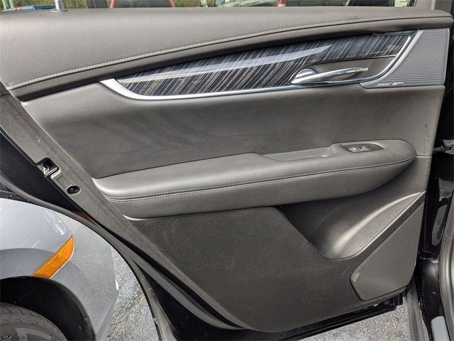 Used 2025 Cadillac XT6 Premium Luxury image 30