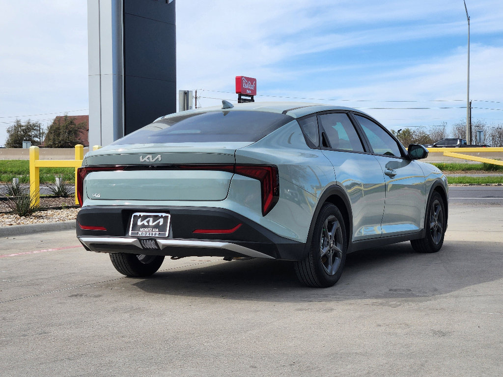 New 2025 Kia K4 LXS image 3