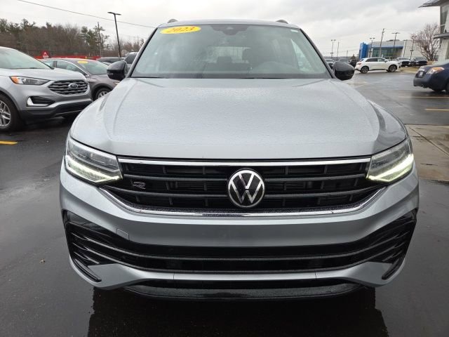 Used 2023 Volkswagen Tiguan SE R-Line image 2