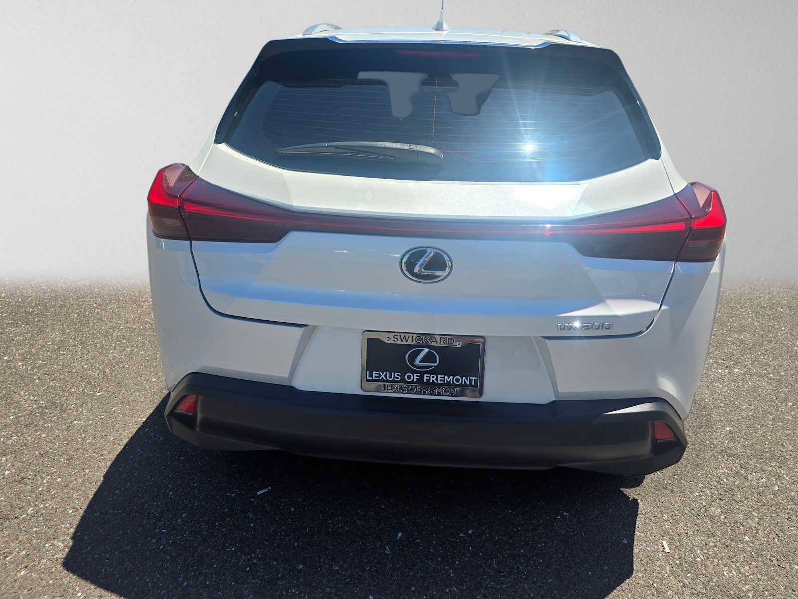 Used 2019 Lexus UX 200 FWD image 4