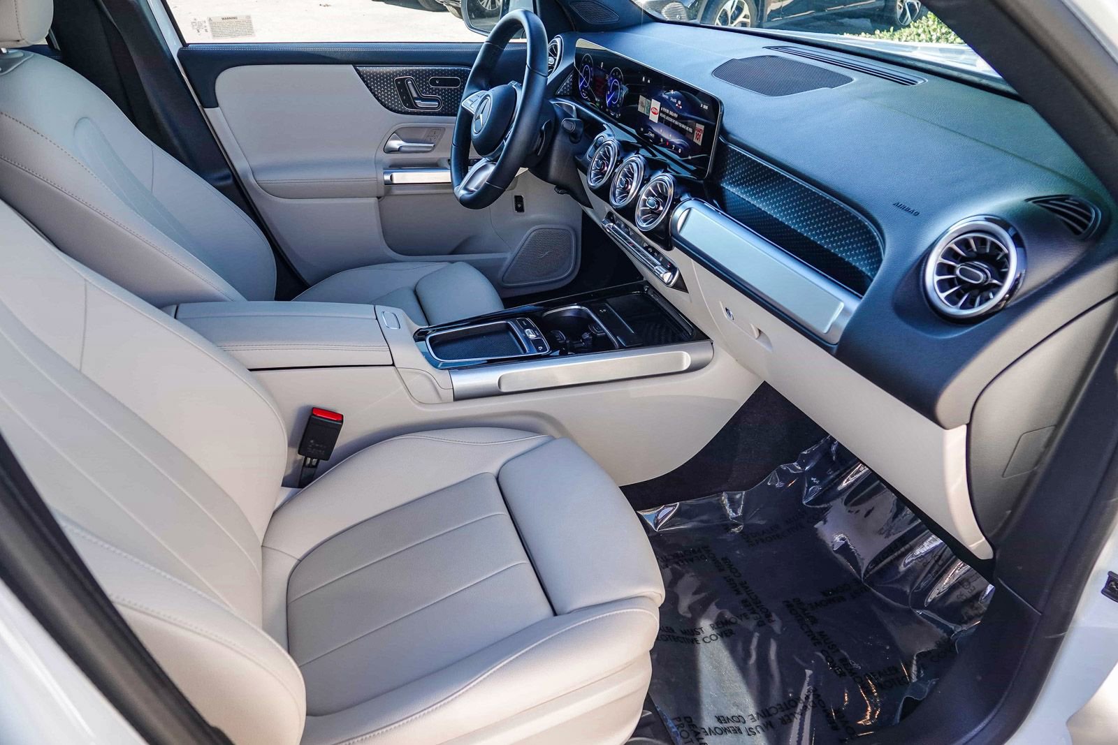 Used 2024 Mercedes-Benz EQB 350 4MATIC SUV image 16