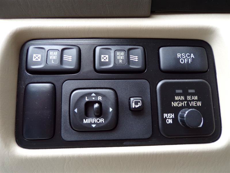 Used 2003 Lexus LX 470 4WD image 36