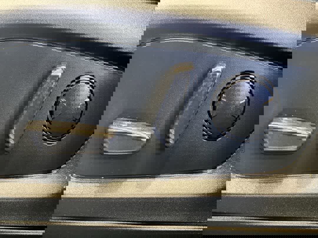 Used 2023 Ford Explorer XLT image 15