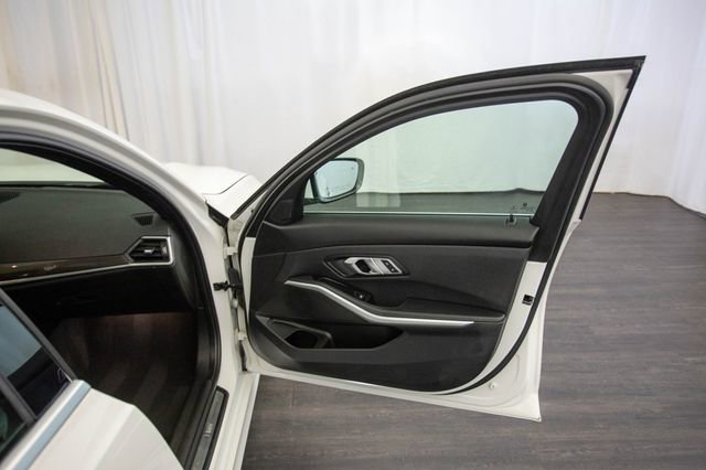 Used 2020 BMW 330i xDrive Sedan w/ Convenience Package image 17