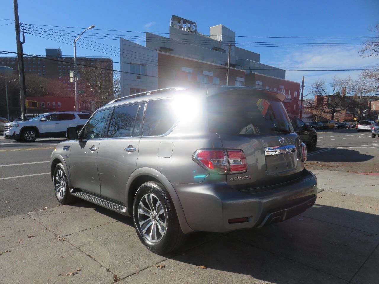 Used 2019 Nissan Armada SL w/ Premium Package image 5