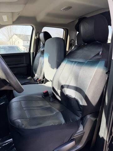 Used 2018 RAM 1500 ST w/ SXT Appearance Group image 13