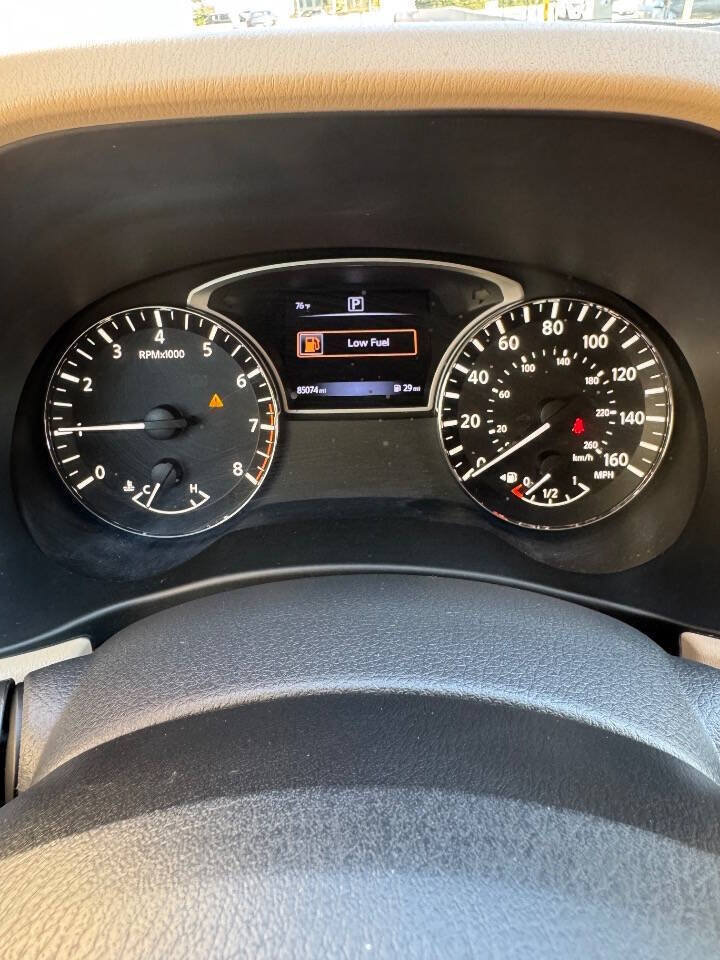 Used 2017 Nissan Pathfinder SV FWD image 17