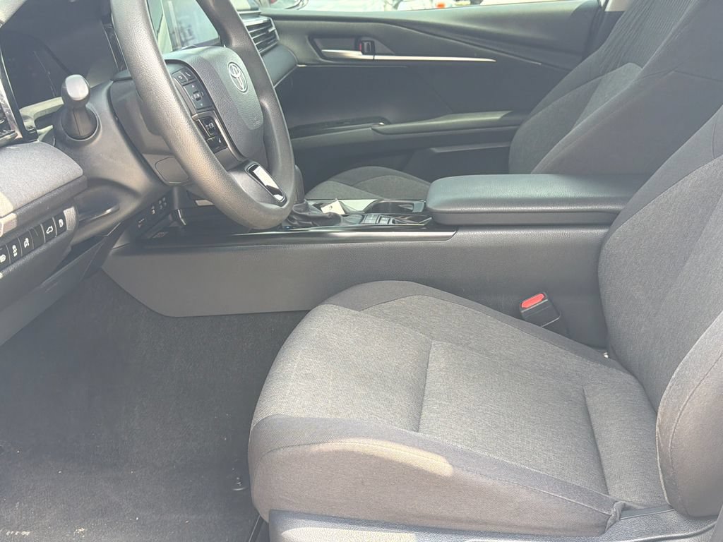 Used 2025 Toyota Camry LE FWD image 11