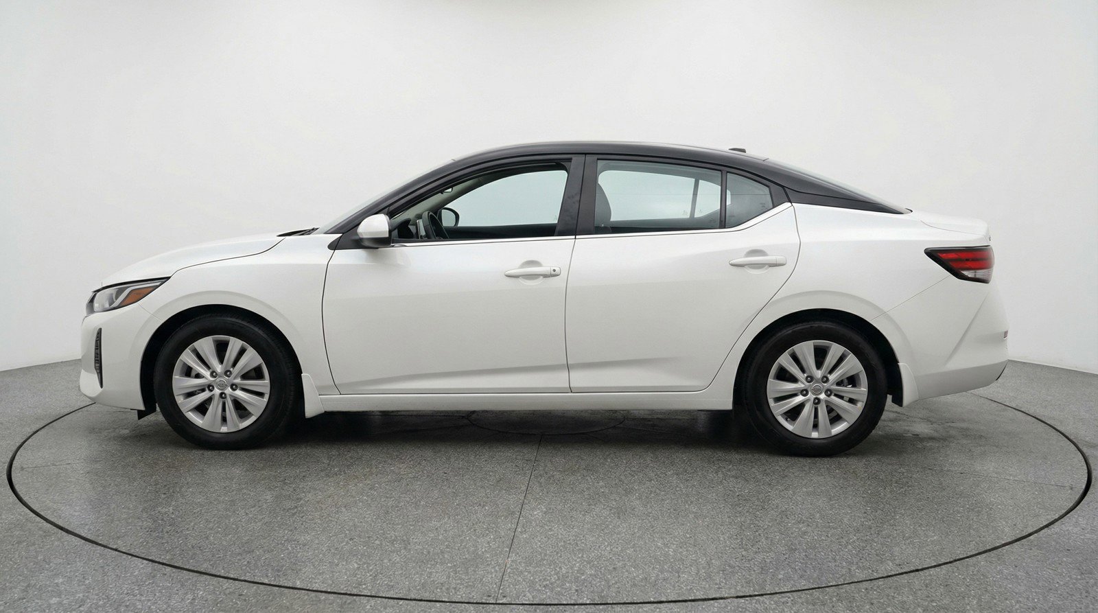 Used 2025 Nissan Sentra S FWD image 5