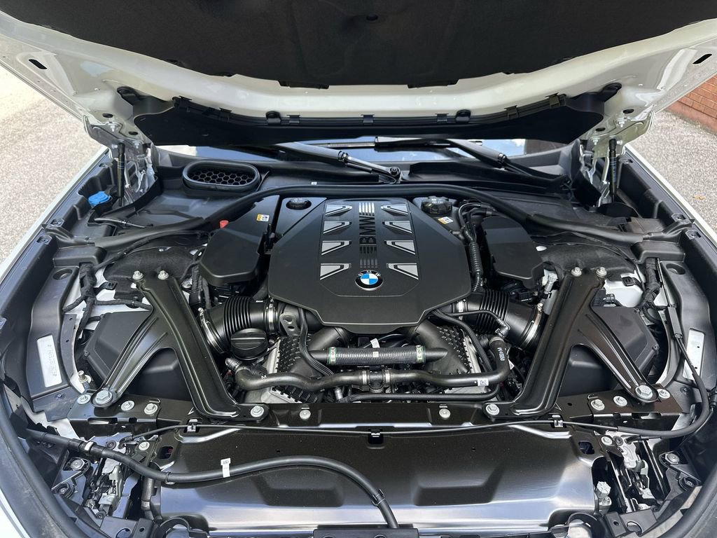 Used 2025 BMW 760i xDrive 760i xDrive w/ Executive Package image 33