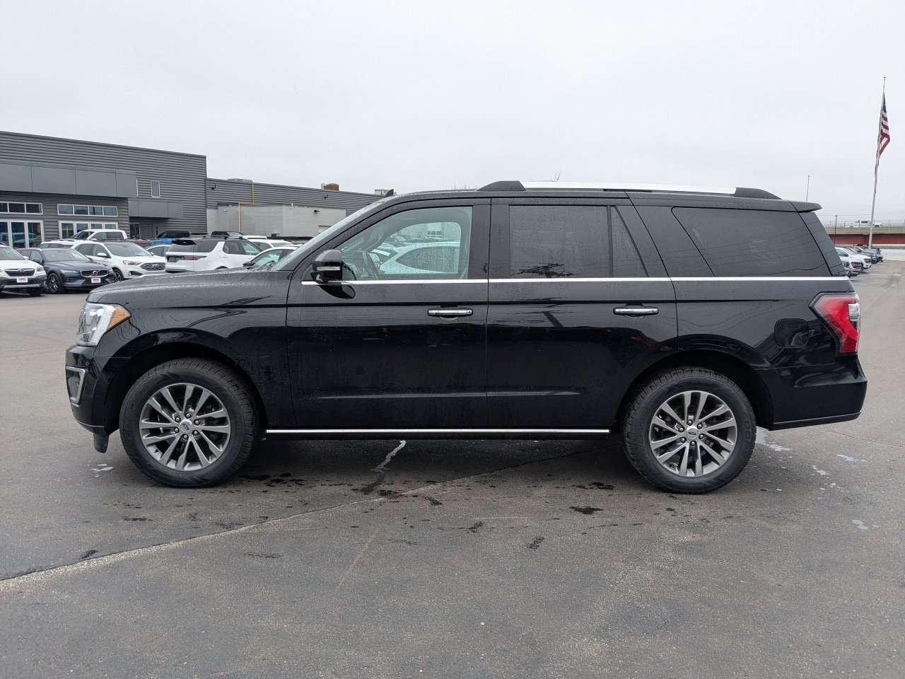 Used 2018 Ford Expedition Limited w/ Equipment Group 301A image 7