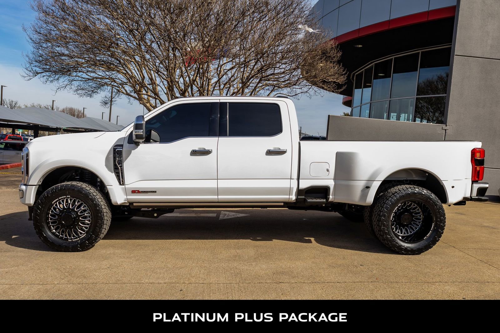 Used 2025 Ford F450 Platinum w/ Platinum Plus Package image 6