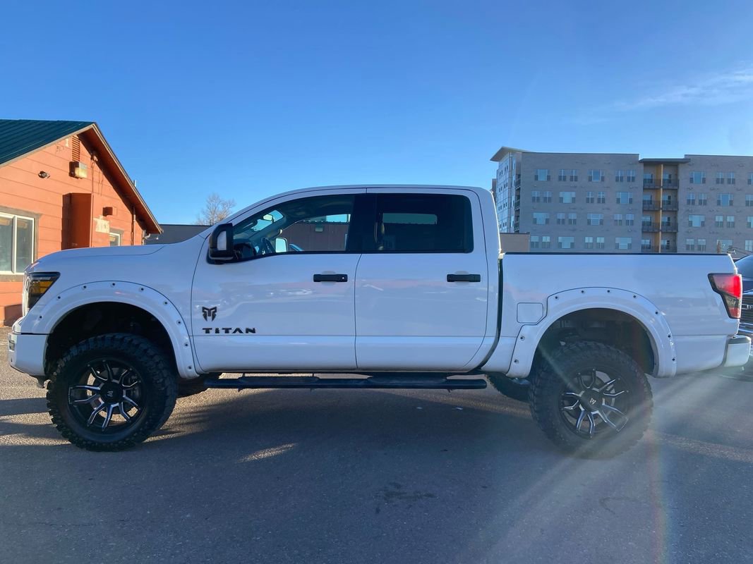 Used 2023 Nissan Titan SV w/ SV Convenience Package image 9